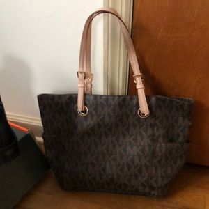 Michael kors purse